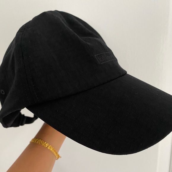 Lululemon hat in black - Picture 2 of 6